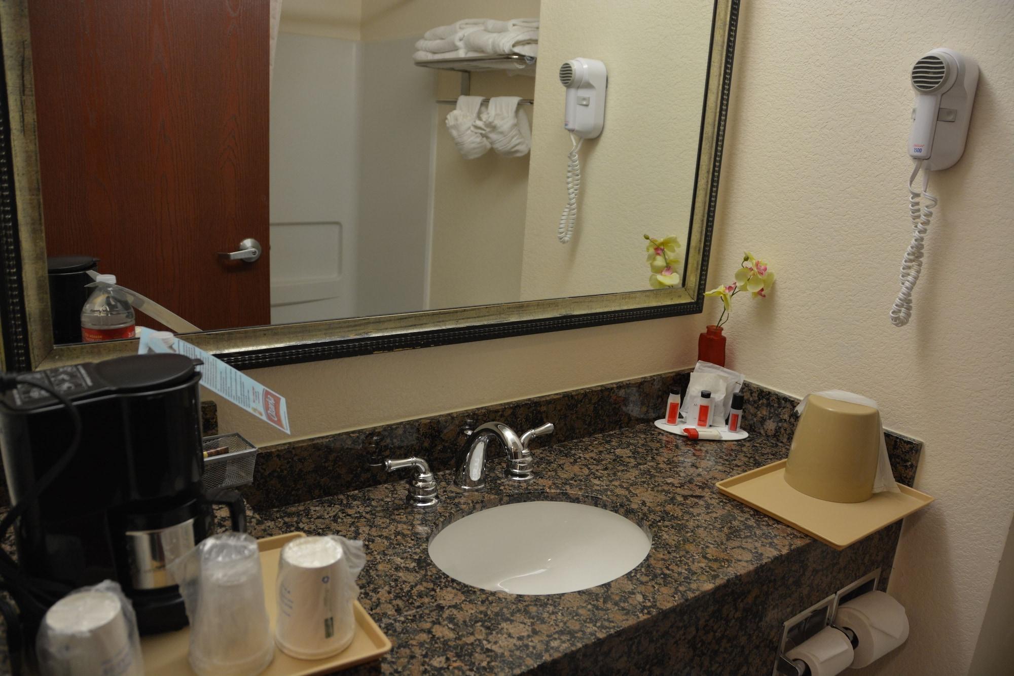 Super 8 By Wyndham Austin/airport South 2* Austin