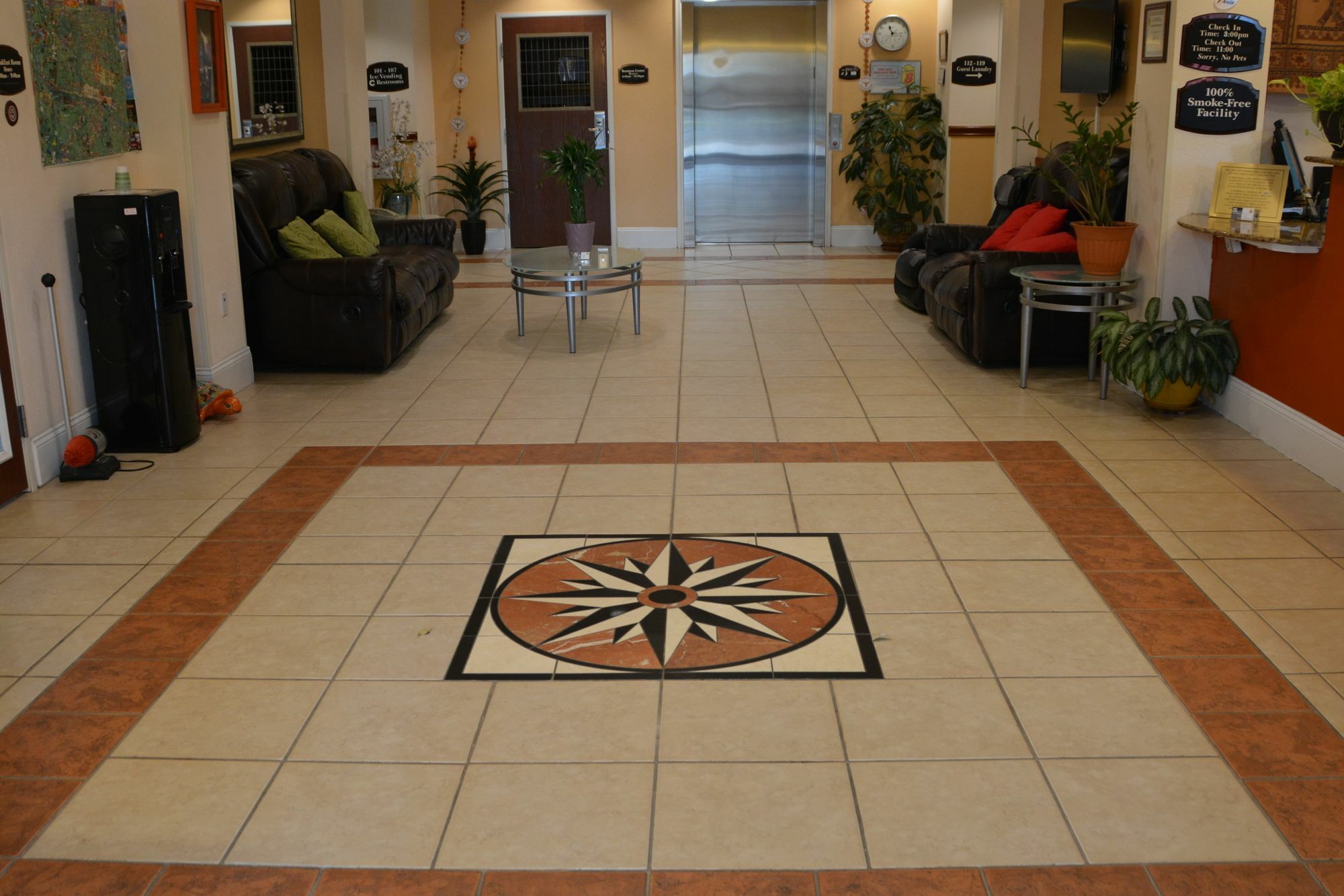 Super 8 By Wyndham Austin/airport South Austin
