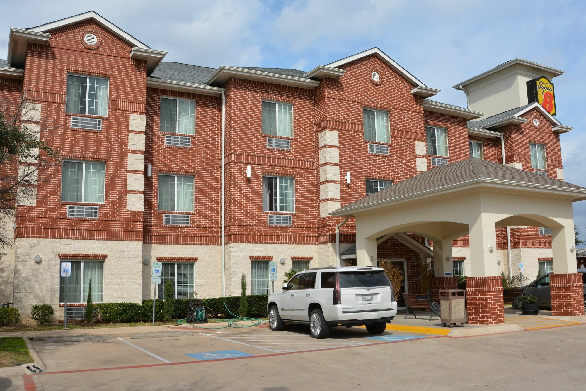 Hotel Super 8 By Wyndham Austin/airport South 2*