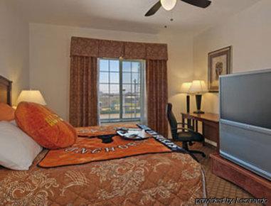 Hotel Super 8 By Wyndham Austin/airport South 2*