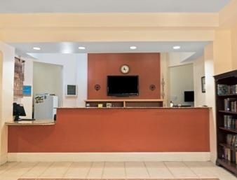 Super 8 By Wyndham Austin/airport South Austin