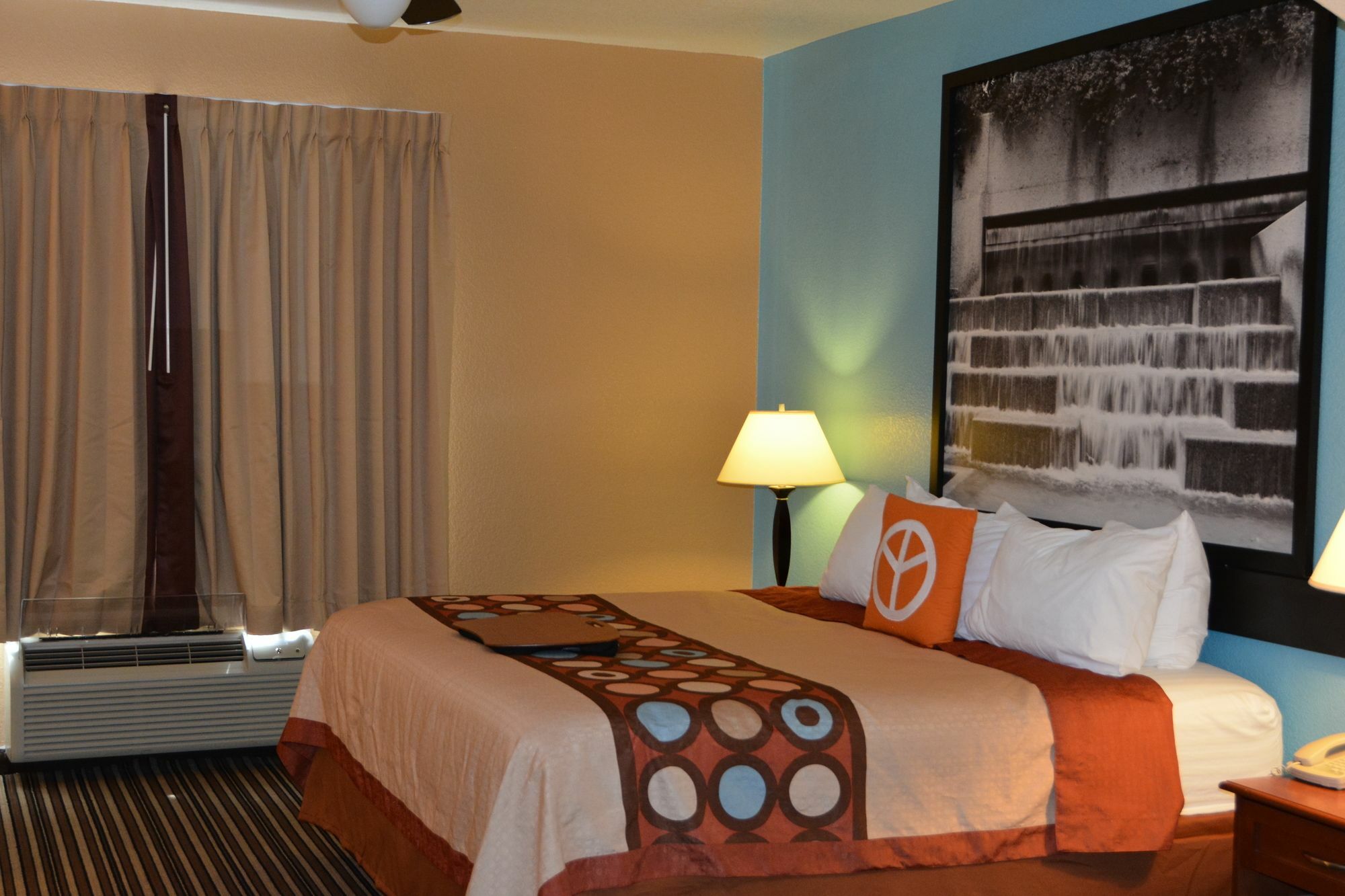 Super 8 By Wyndham Austin/airport South Hotel 2*